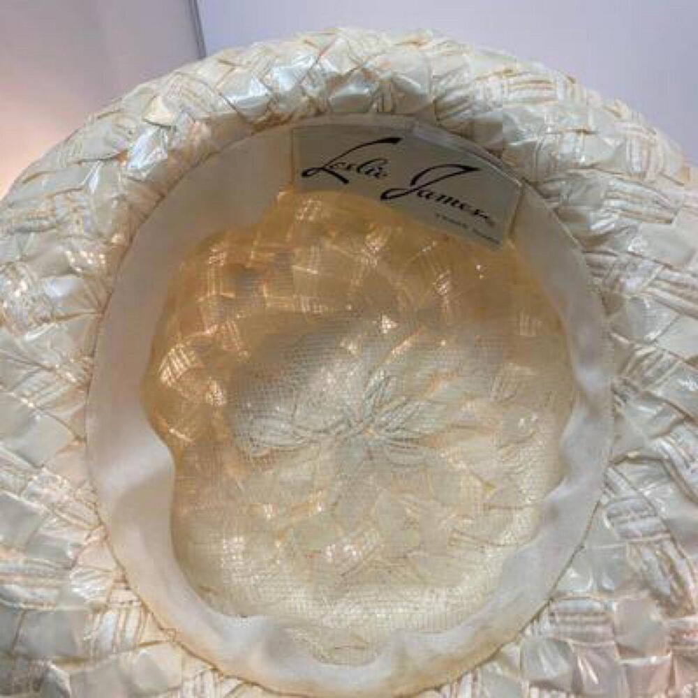 Vintage Leslie James White Raffia Woven Hat - Picture 6 of 7